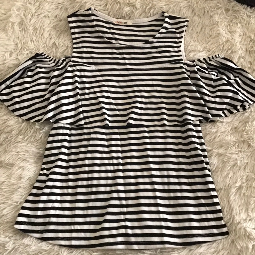 🍦4 for $12🍦Re-Order || Striped Cold Shoulder Top